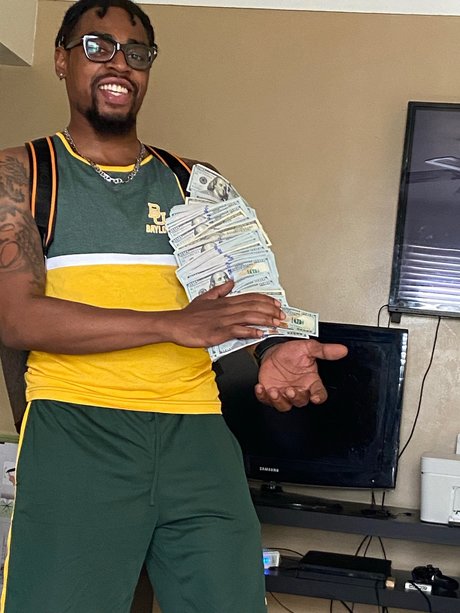 SlangHer810 model nude photos