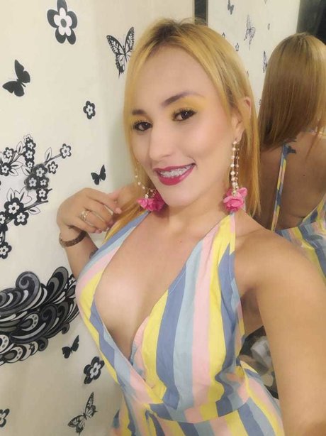 Nikoll_ hot model pic