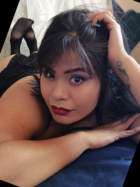 M a Lan model erotic picture