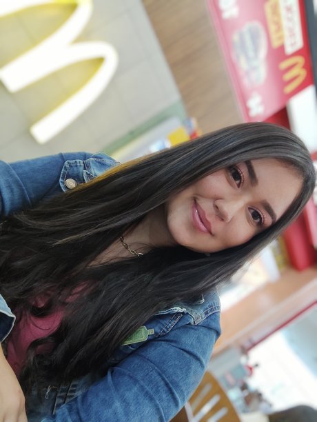 Fer Luxury actress image