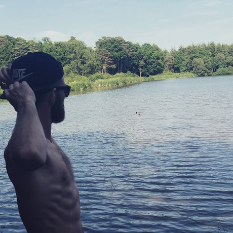 TailoredTaylor actress pictures