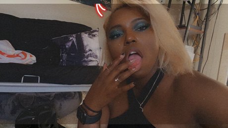 Goddess Nia_ pornographic star pictures