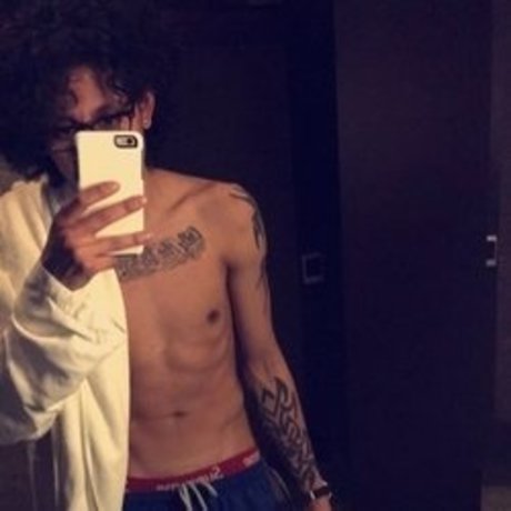 RENEzah star nudes picture