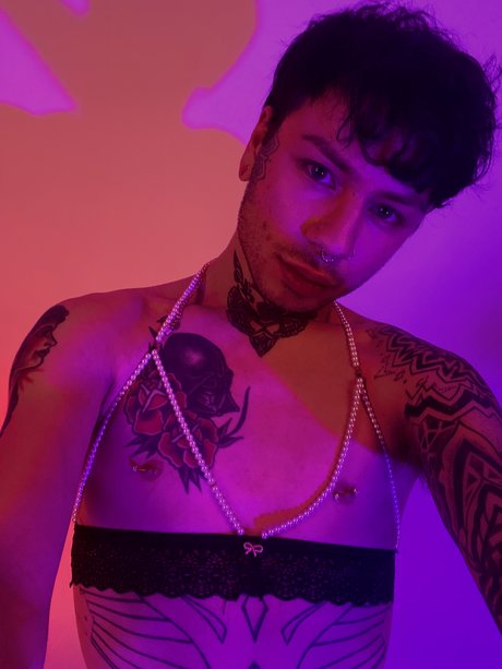 Oliver Prince pornstar pretty img