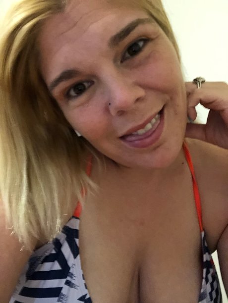 The Glazed Wife porn model archive