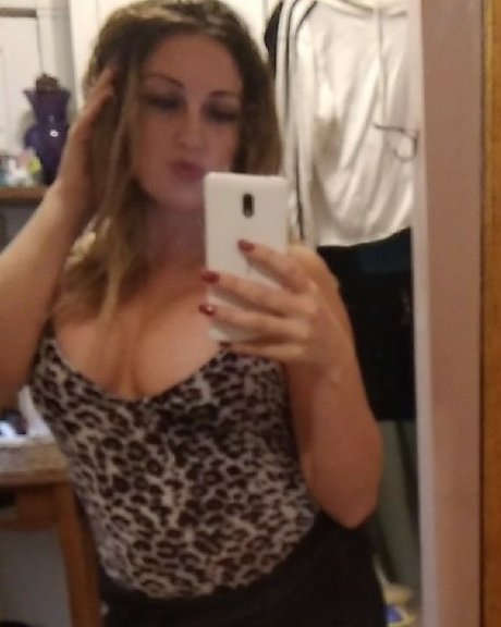 Megan Rogers model hot archive