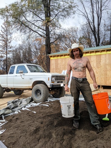 Nude Farmer model art img