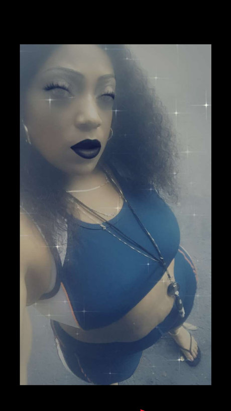 MS Thickbottom erotic pornstar img