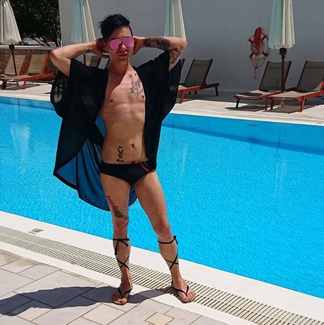 Mikael Saint nude model gallery