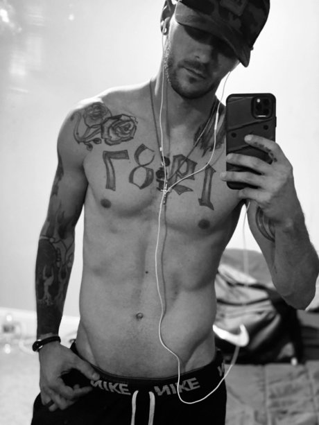 KingX star naked images