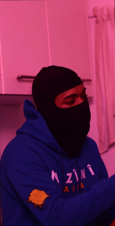 TU CRUSH_ naked pornstar image