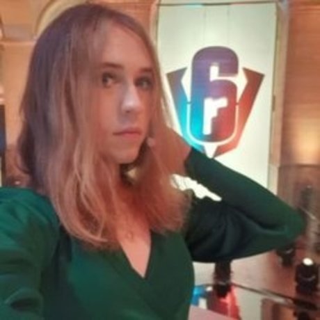 Emi Fluke perfect actress photo