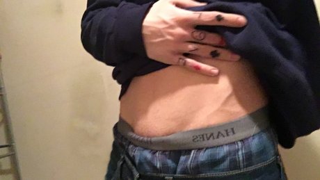 Daytonx erotic actress pics