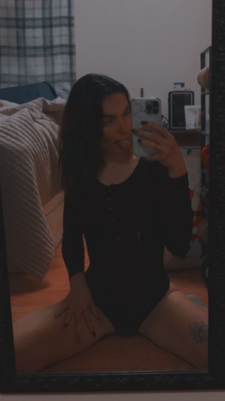 Issa__Autymn sex actress pic