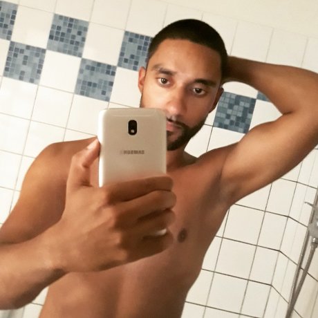 _KhakiPi_ exclusive star image