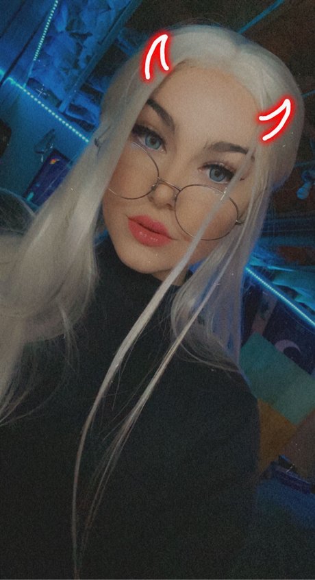 Pierced Babee_ pornstar exclusive picture