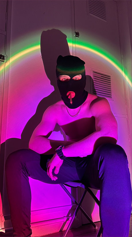 Lush Noah model sex photos