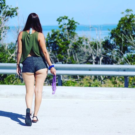 De couple model top pictures