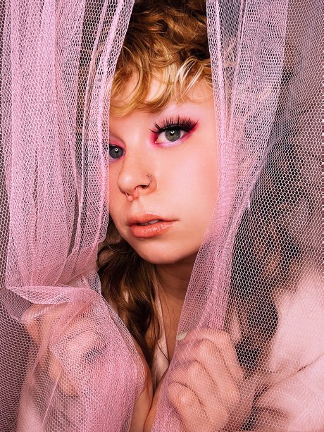 SmolbeanjeanVIP pornstar pretty pic