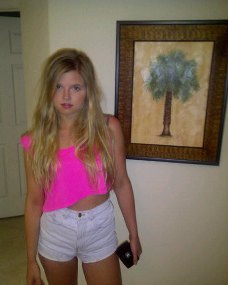 Ana Mulvoy Ten model top pictures