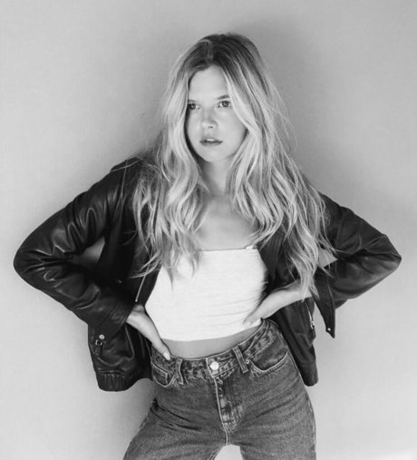 Ana Mulvoy Ten nice actress photos