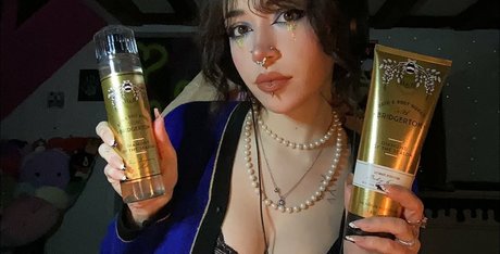 Floda ASMR nudes actress img