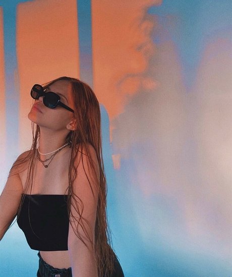 girlnoshoes nude actress archive