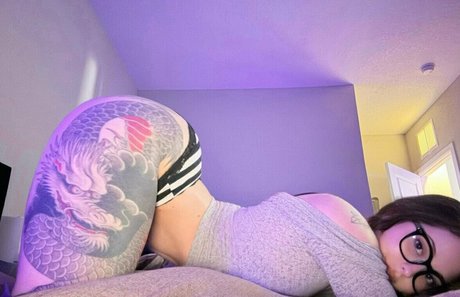 Lolaxyummy sex actress picture