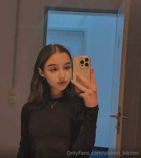 vikinni bikinni nude actress img