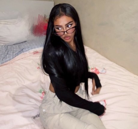 oil7ll exclusive actress image