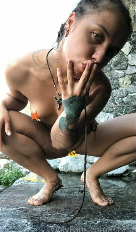 lllisha naked pornstar image