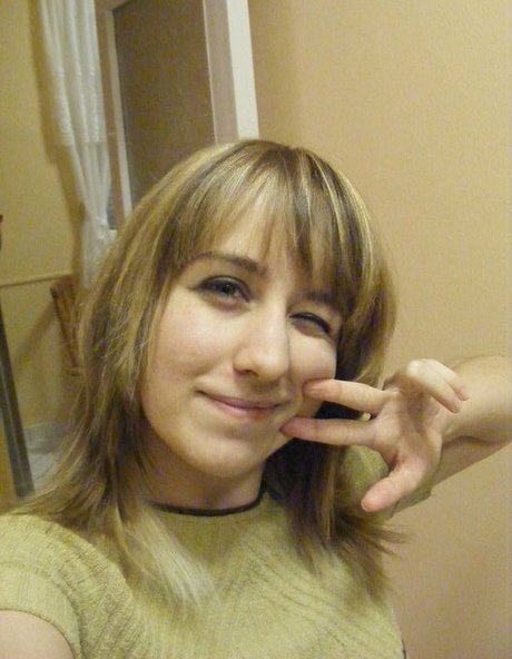 SquChan pretty model photo