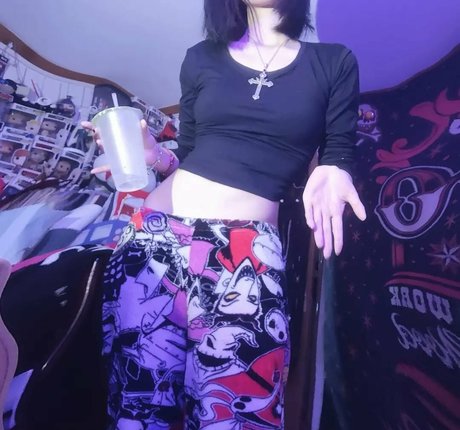 Livingdead kev top model img