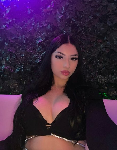 Leslie Emma hot star archive