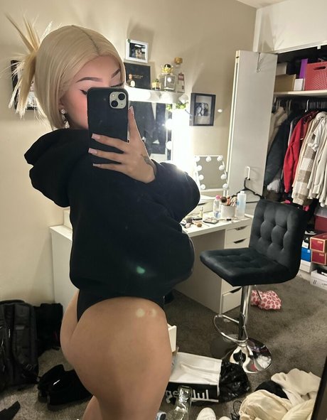 Leslie Emma star best image