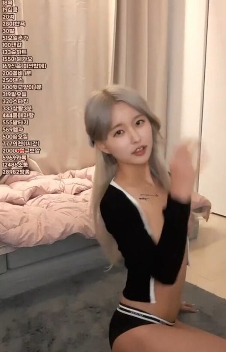 Gyuri26 model erotic pictures