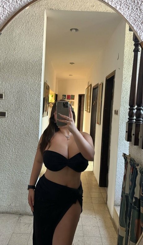 Tamar Abuchzira sexy model pictures