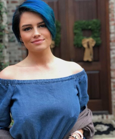 Hallie Clark xxx pornstar photo