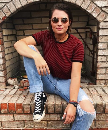 Hallie Clark perfect star photos