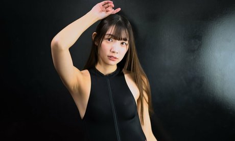 Mahiro Nakamura pornographic actress image