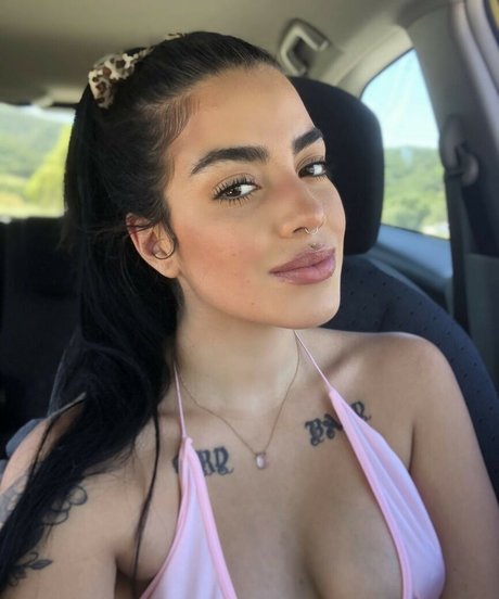 Selenaxoxoxo Marian pornstar erotic images