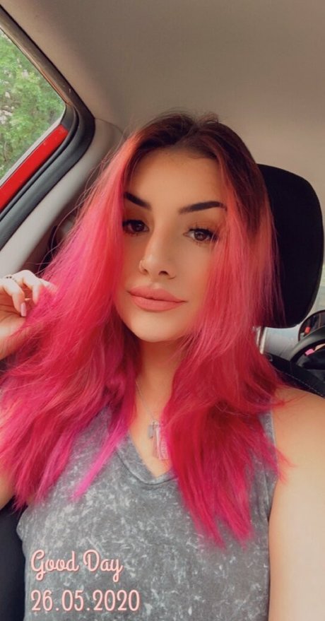 Mamacta sexy model pictures