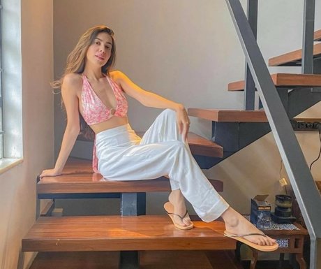 Palak Purswani exclusive actress pics