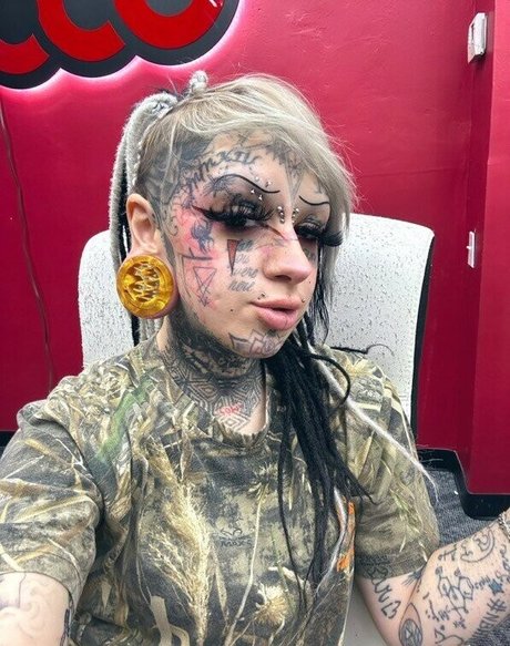 FaceTatMami pornstar pretty photos