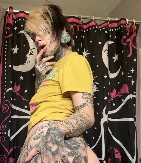 FaceTatMami model naked pic