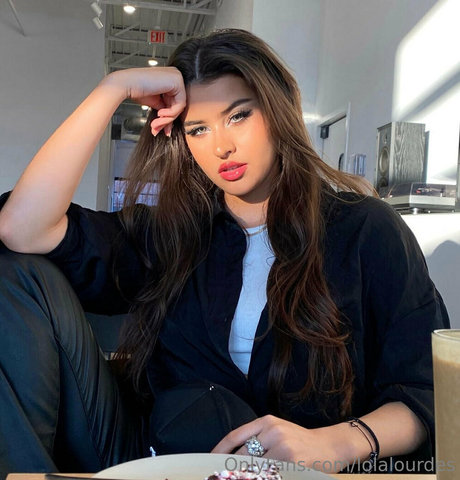 lolalourdes sexy actress pics