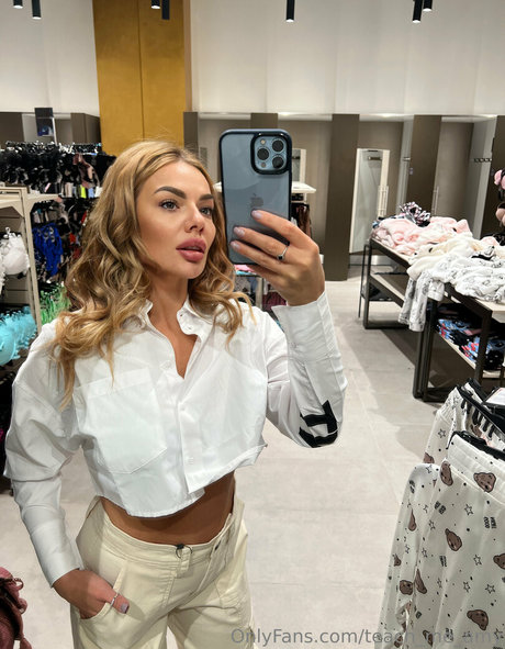 teach me amy nude pornstar img