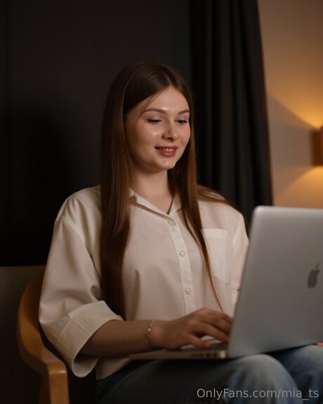 mia ts pretty pornstar pictures