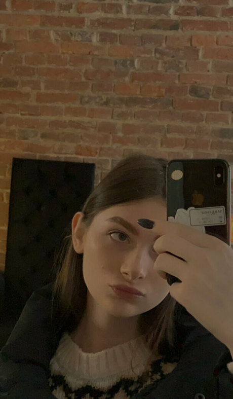 mia ts exclusive model img