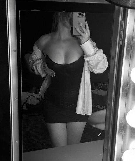 lilathrills nude star photos